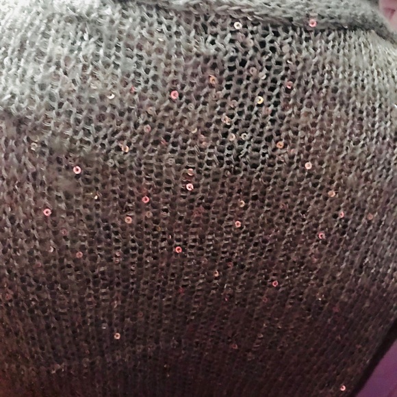 Adorable wet seal knitted half sweater - Picture 4 of 5